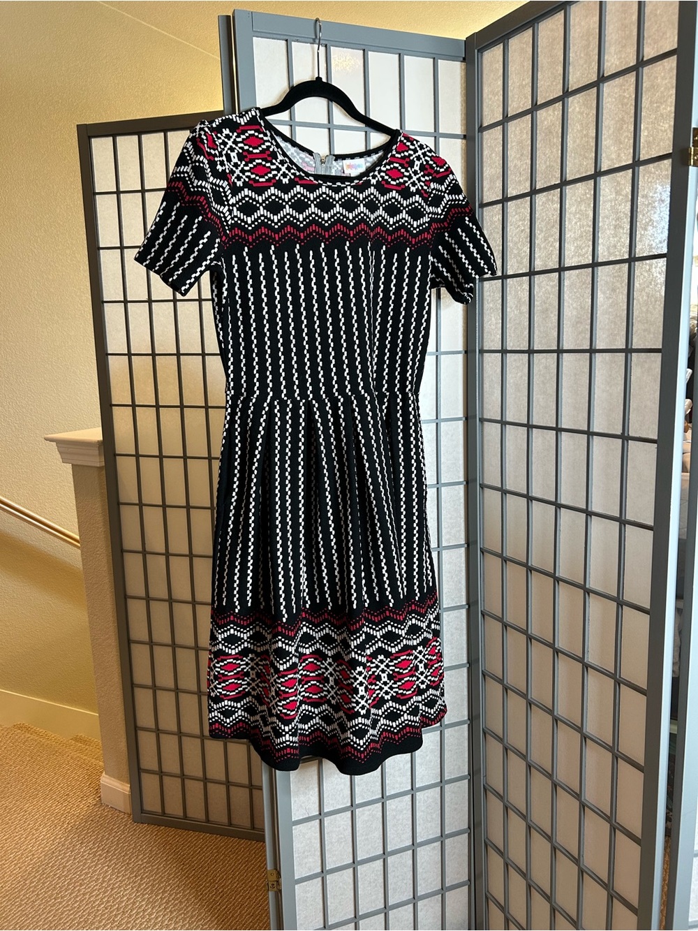LuLaRoe Amelia Black and Red Short-Sleeve Dress
